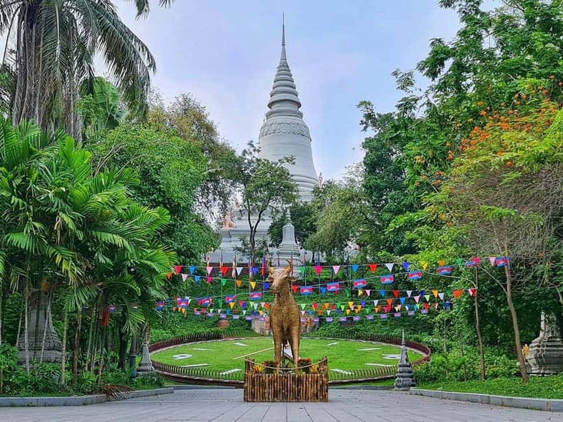 Phnom Penh Must Visit City Full Day Classic Tour - Wat Phnom: the city’s oldest pagoda and a legend with legs