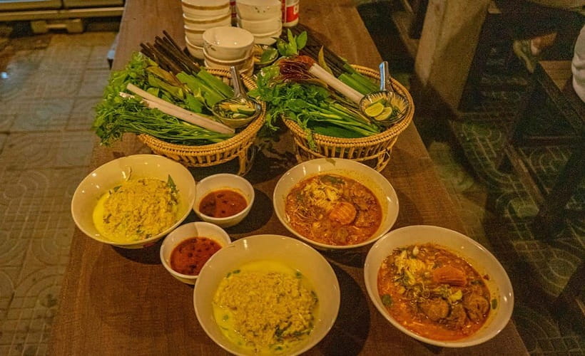 Phnom Penh: Night Foodie Tour by Tuk Tuk with Drinks - A Tuk-Tuk Night That Hits Real Food, Real Places, Real Fast
