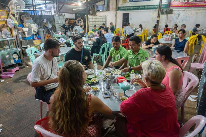 Phnom Penh Night Foodie Vespa Tour / Tuk Tuk Available - Key things you’ll notice