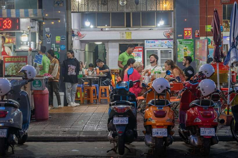Phnom Penh Night Foodie Vespa Tour / Tuk Tuk Available - Vespa vs tuk tuk: what you should expect from the ride
