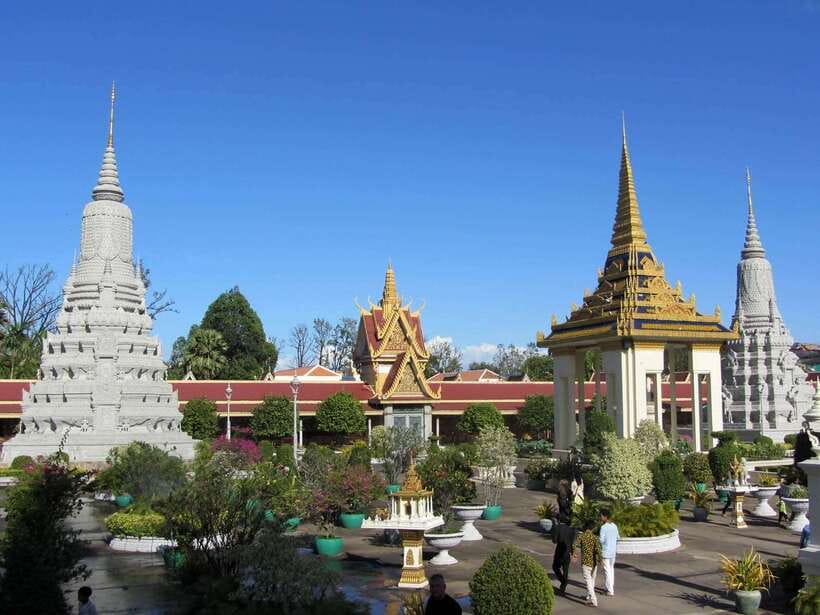 Phnom Penh Private Tour: Royal Palace, Silver Pagoda, S-21 - Royal Palace, Silver Pagoda, and Tuol Sleng: The Shape of the Day