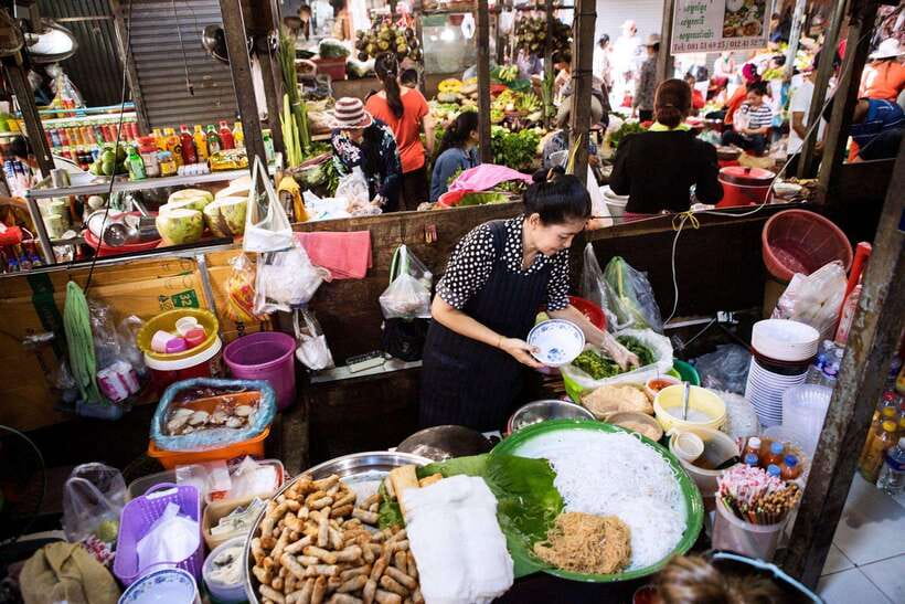 Phnom Penh's Ultimate Street Food Tour by Tuk Tuk - Russian Market: market energy and guided eating etiquette
