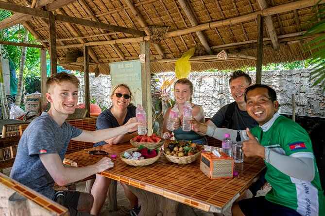 Phnom Penh Silk Island Bike Tour/ E-Bike or Tuk Tuk - Silk weaving at the community center: why this stop feels worth slowing down
