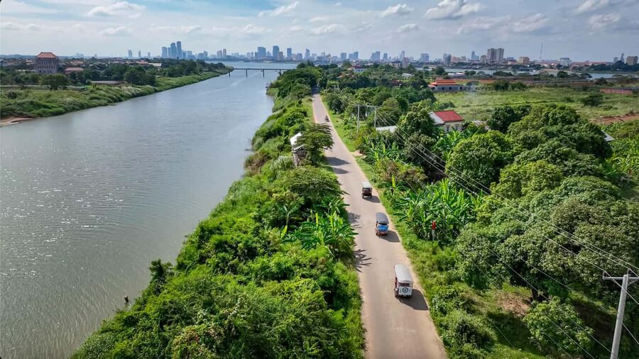 Phnom Penh: Silk Island Sunset by Tuk Tuk with food & drinks - Who should book this Silk Island sunset tour—and who should skip it