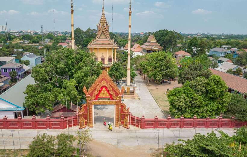 Phnom Penh Silk Island Sunset Vespa Tour / Tuk Tuk Available - Riding out of Phnom Penh: the Vespa or Tuk Tuk part that makes it memorable