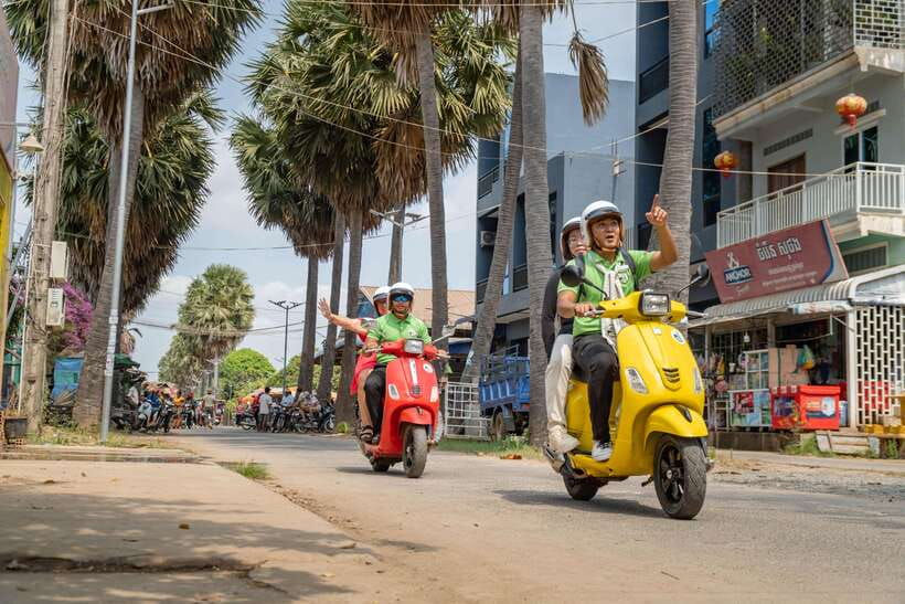 Phnom Penh Silk Island Sunset Vespa Tour / Tuk Tuk Available - Silk weaving and dried tofu: the craft part that turns photos into understanding