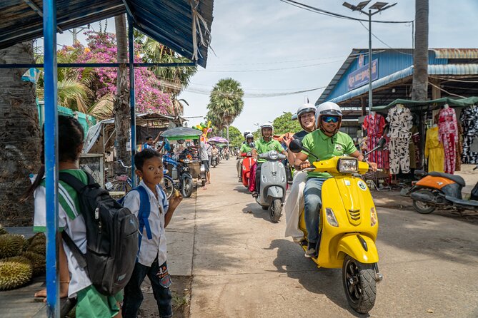 Phnom Penh Silk Island Vespa Tour / Tuk Tuk Available - Silk Island Community Center: silk weaving in practical detail (1.5 hours)