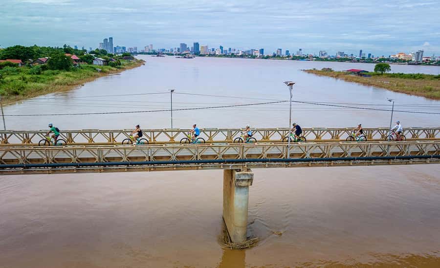 Phnom Penh: Silk Islands Half-Day Bike Tour - Why Mekong Islands Feel Worlds Apart From Phnom Penh
