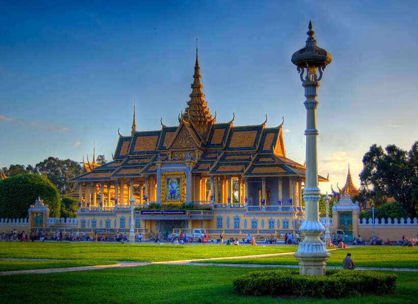 Phnom Penh Small Group City Tour - Royal Palace to Tonle Sap Views: How the Day Gets Its Bearings