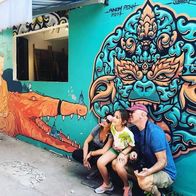 Phnom Penh: Street Art and Noodle Tour by Tuk Tuk - Stop 3: Sangkat Boeung Kak 1 Guided Visit