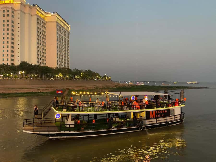 Phnom Penh: Sunset Cruise with Unlimited Beers & BBQ Buffet - Why this Phnom Penh sunset cruise feels so worth it
