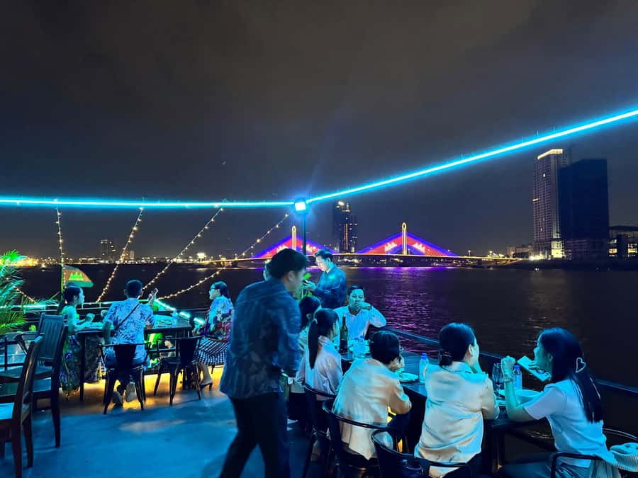 Phnom Penh: Sunset Dinner Cruise with English Speaking Guide - The English guide: clearer sights, less guesswork