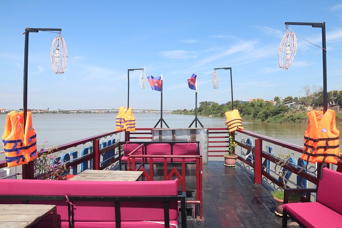 Phnom Penh to Siem Reap Cruise/road tour or Siem Reap/Phnom Penh - Road transfer: finishing the trip without feeling wrecked