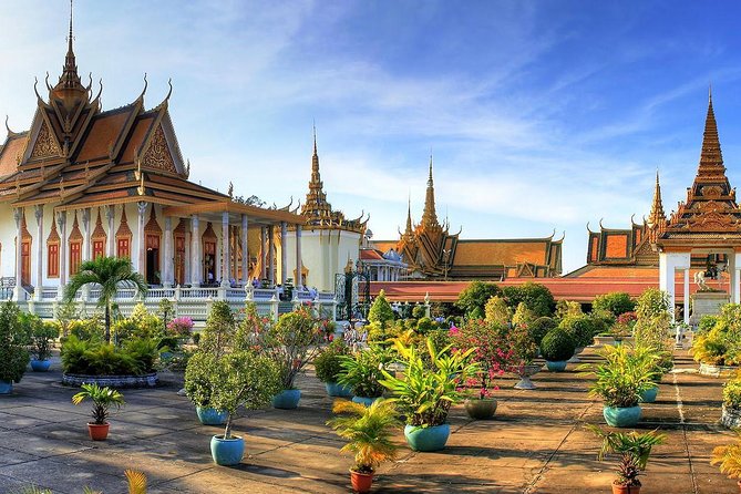 Phnom Penh Tours and Mekong River cruise - Wat Phnom on Your Own: A Short Break From the Heavy Stuff