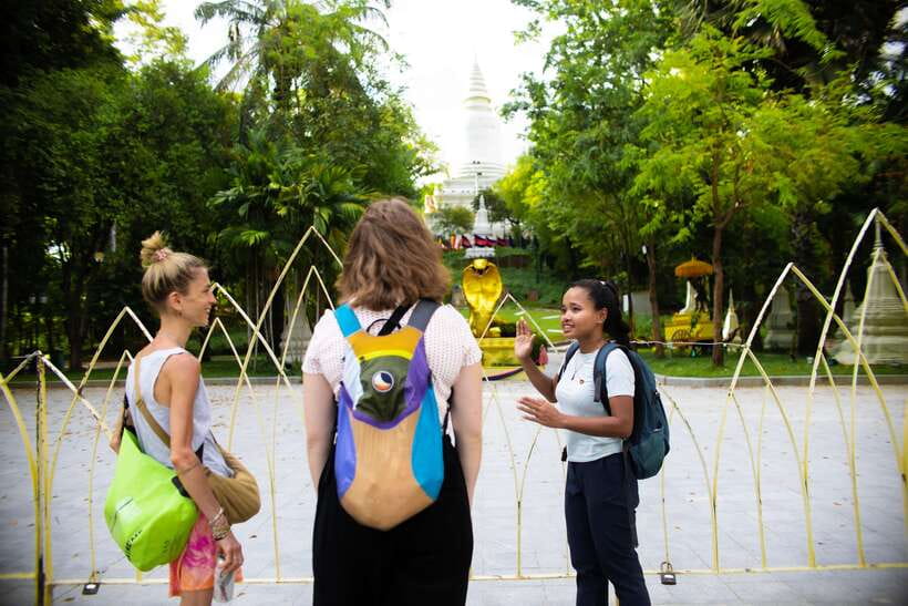 Phnom Penh: Walking Highlight City Tour - Central Market Area: Seeing Phnom Penh Through Daily Motion