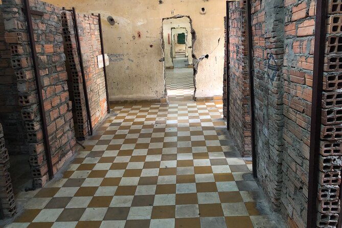 Phnompenh a full day tour excursive with guide and driver - Price and logistics: what $105 really buys you