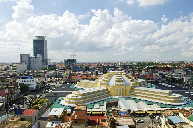 Private Half-Day Tour of Phnom Penh's Traditional Markets - Russian Market: A Name from the 1980s and Plenty to Browse