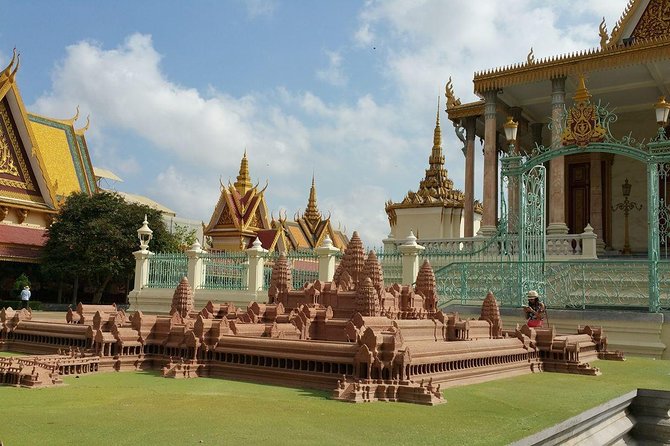 Private One Day Trip in Phnom Penh Capital City - Price and logistics: what $370 really covers