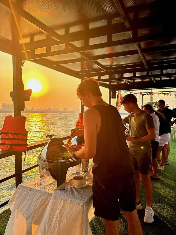 Sunset Cruise-Unlimited Beers-Sodas-BBQ buffet-Fruit platter - Value for $9: When This Cruise Feels Like a Deal