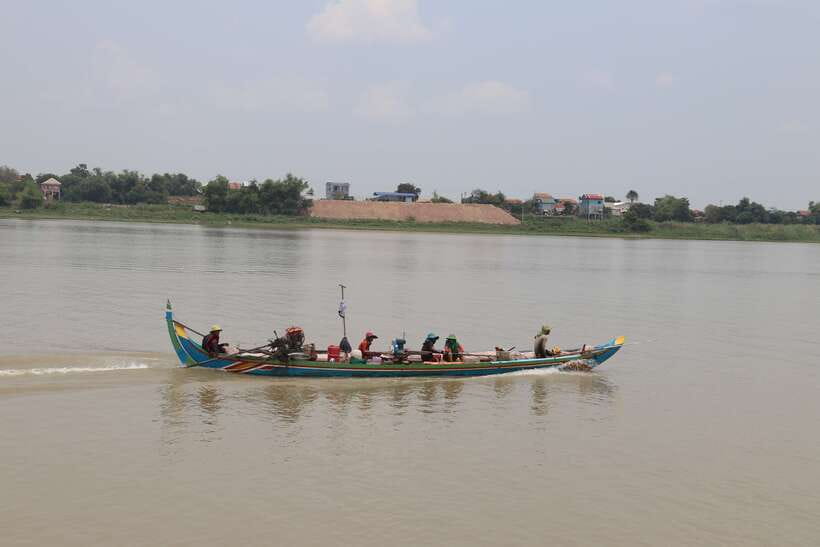 Tonle Sap Cruise & land Tour between Phnom Penh & Siem Reap - Guides make or break the vibe: names you might meet