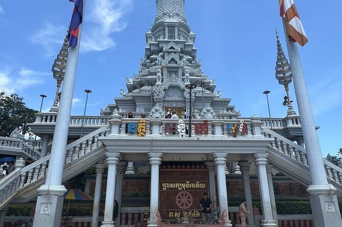 Udong Old Capital Tour - Heat reality check: how to avoid the soak-through experience